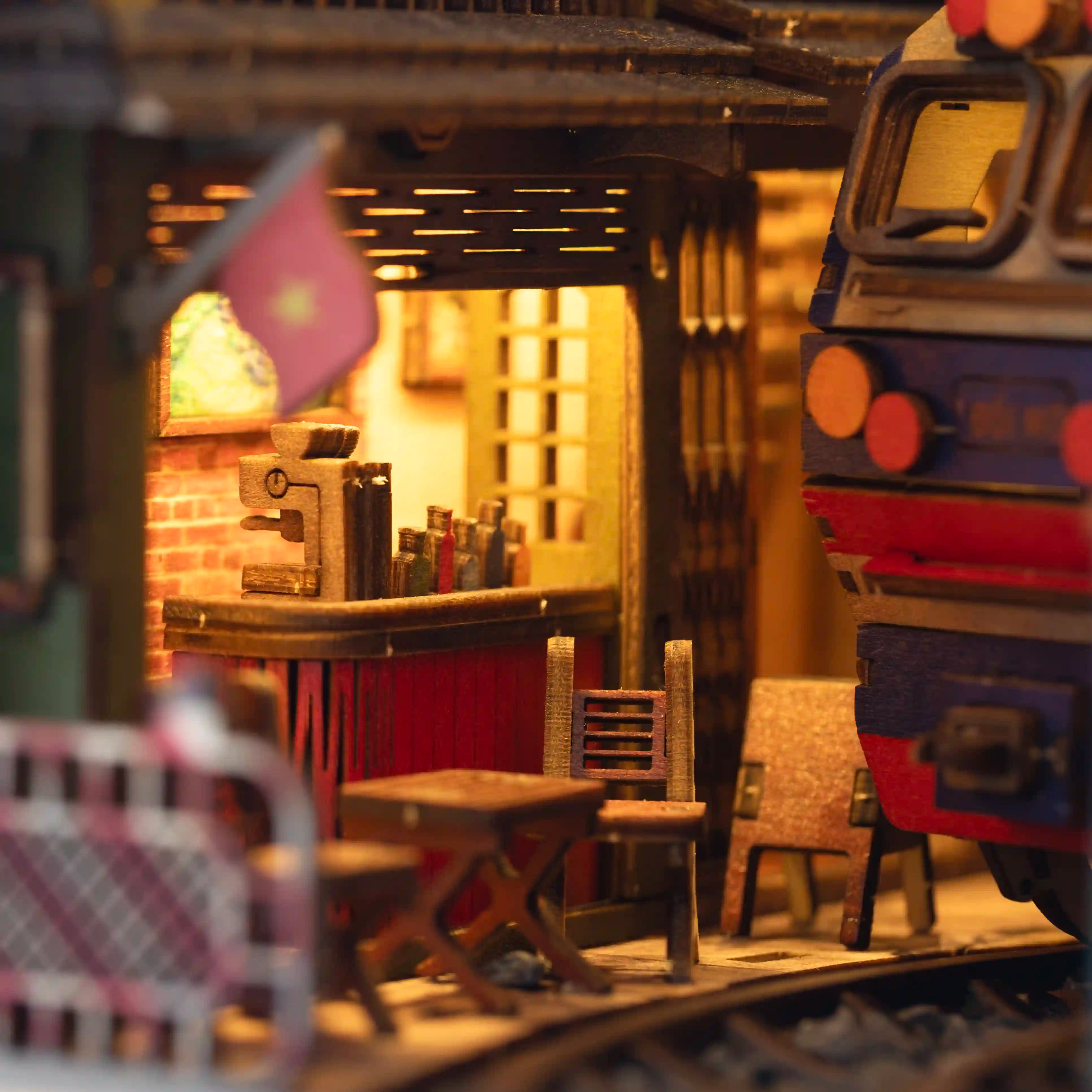 Phố Đường Tàu/ Train Street Hanoi - Việt Nam